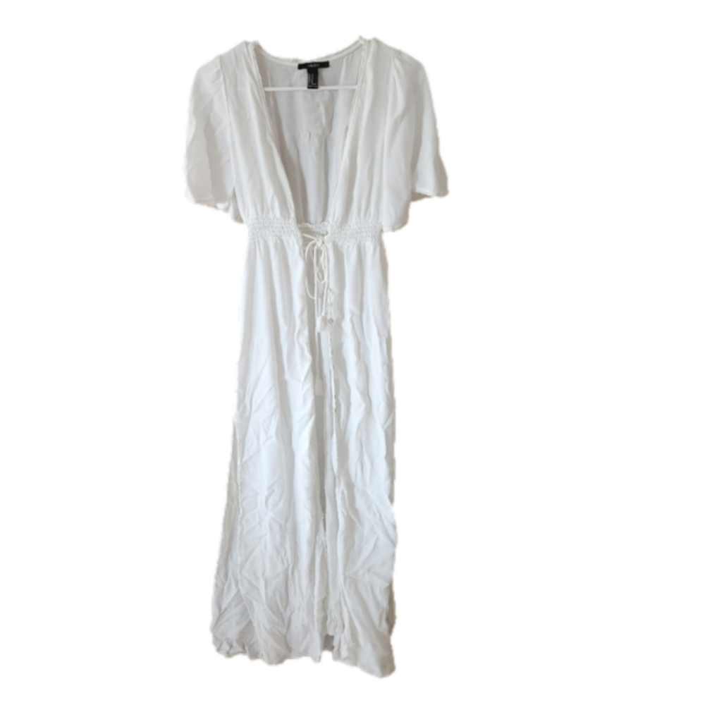 Forever 21 White Short Sleeved Maxi Swimsuit Cover. Size Medium